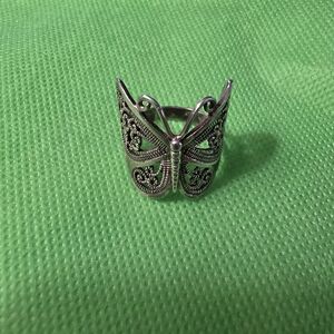 Elegant Silver Butterfly Ring